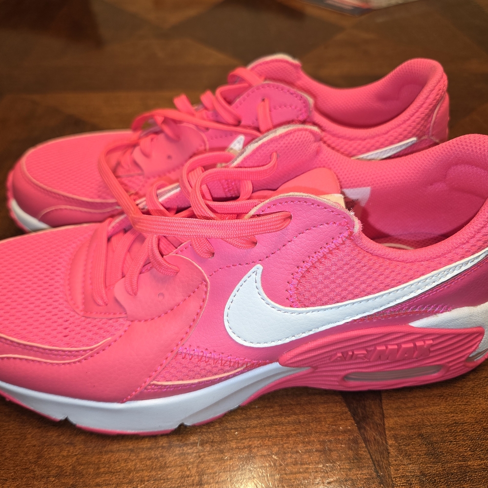 Nike Air Max Fuchsia and White Sneakers - Picture 3 of 11